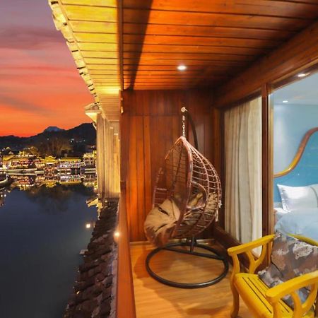Fenghuang Ancient Town Lazy Cat Riverside Inn Exterior photo