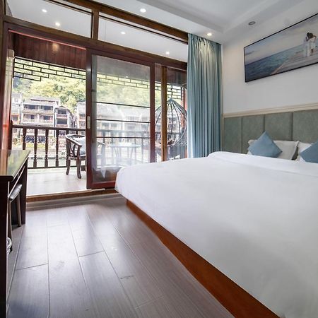 Fenghuang Ancient Town Lazy Cat Riverside Inn Exterior photo