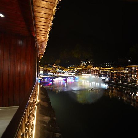 Fenghuang Ancient Town Lazy Cat Riverside Inn Exterior photo