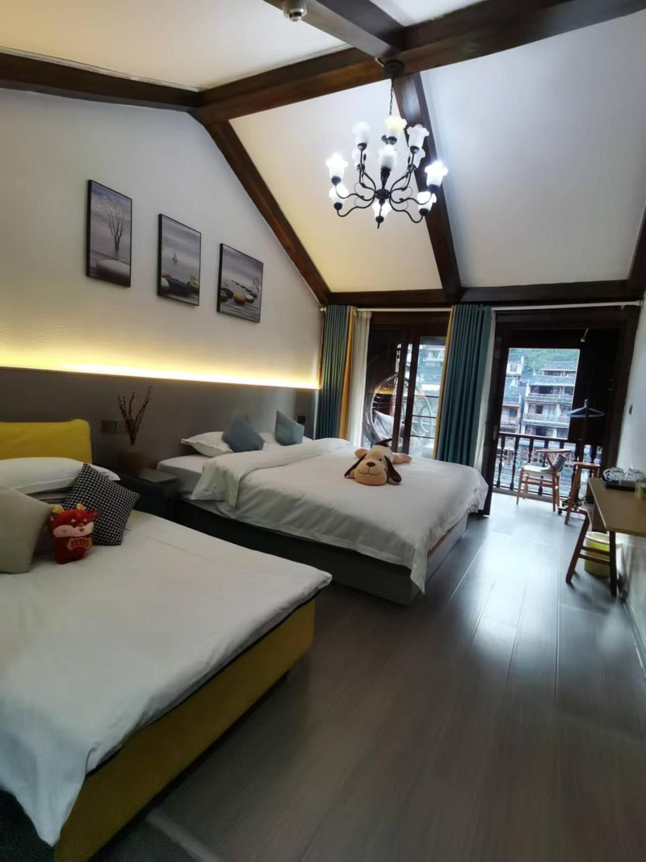 Fenghuang Ancient Town Lazy Cat Riverside Inn Exterior photo